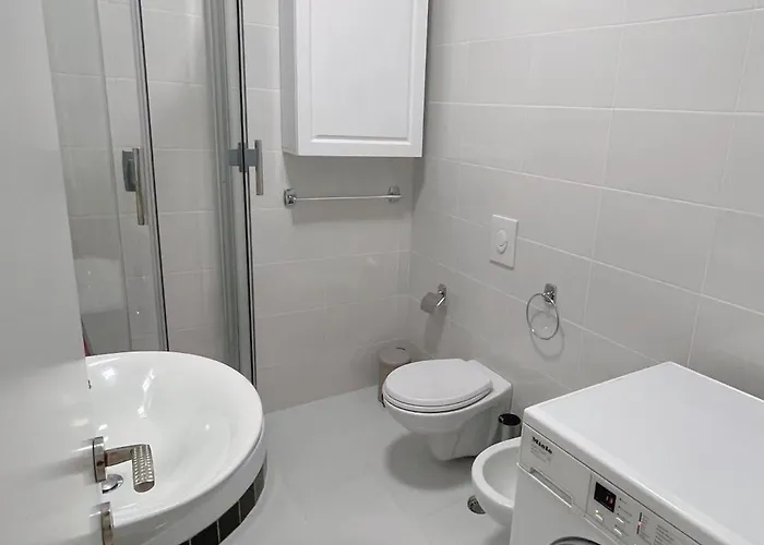 Kristin's * 地拉那